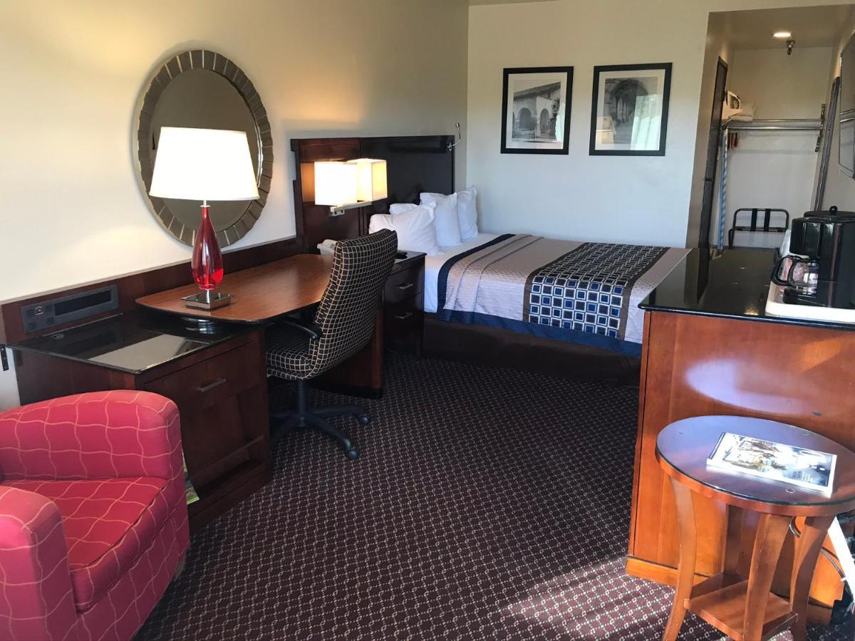Oakridge Inn Oak View Екстер'єр фото