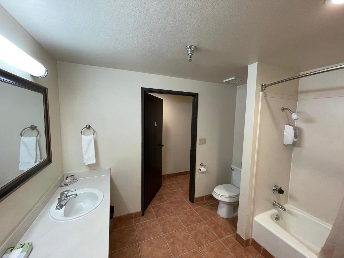 Oakridge Inn Oak View Екстер'єр фото