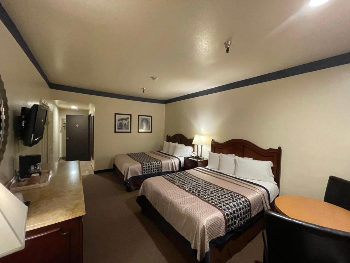 Oakridge Inn Oak View Екстер'єр фото