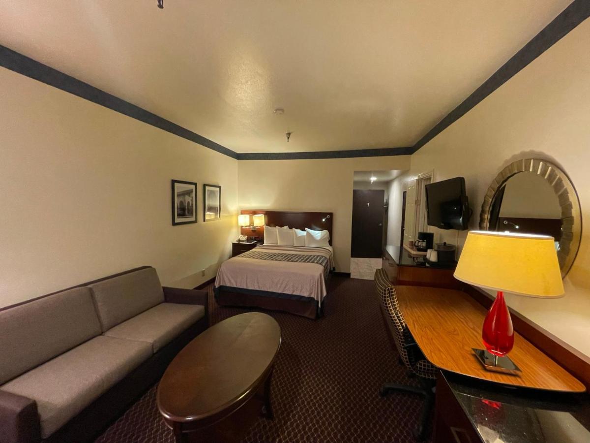 Oakridge Inn Oak View Екстер'єр фото