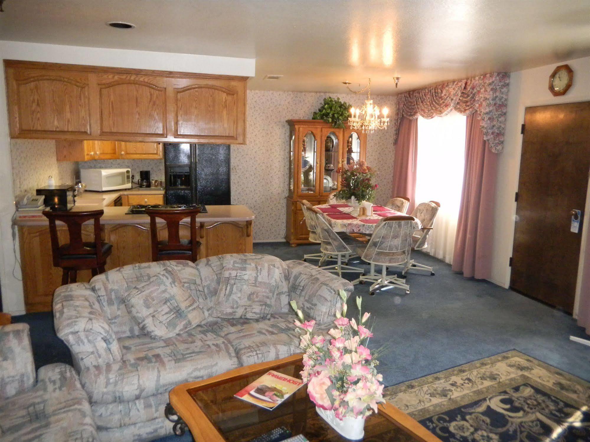 Oakridge Inn Oak View Екстер'єр фото