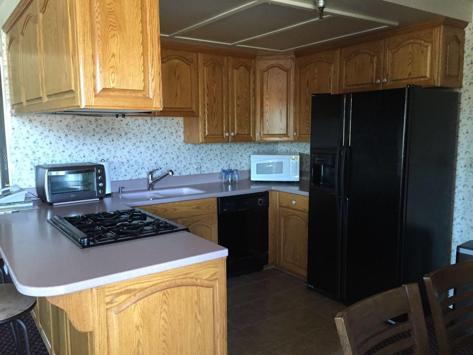 Oakridge Inn Oak View Екстер'єр фото