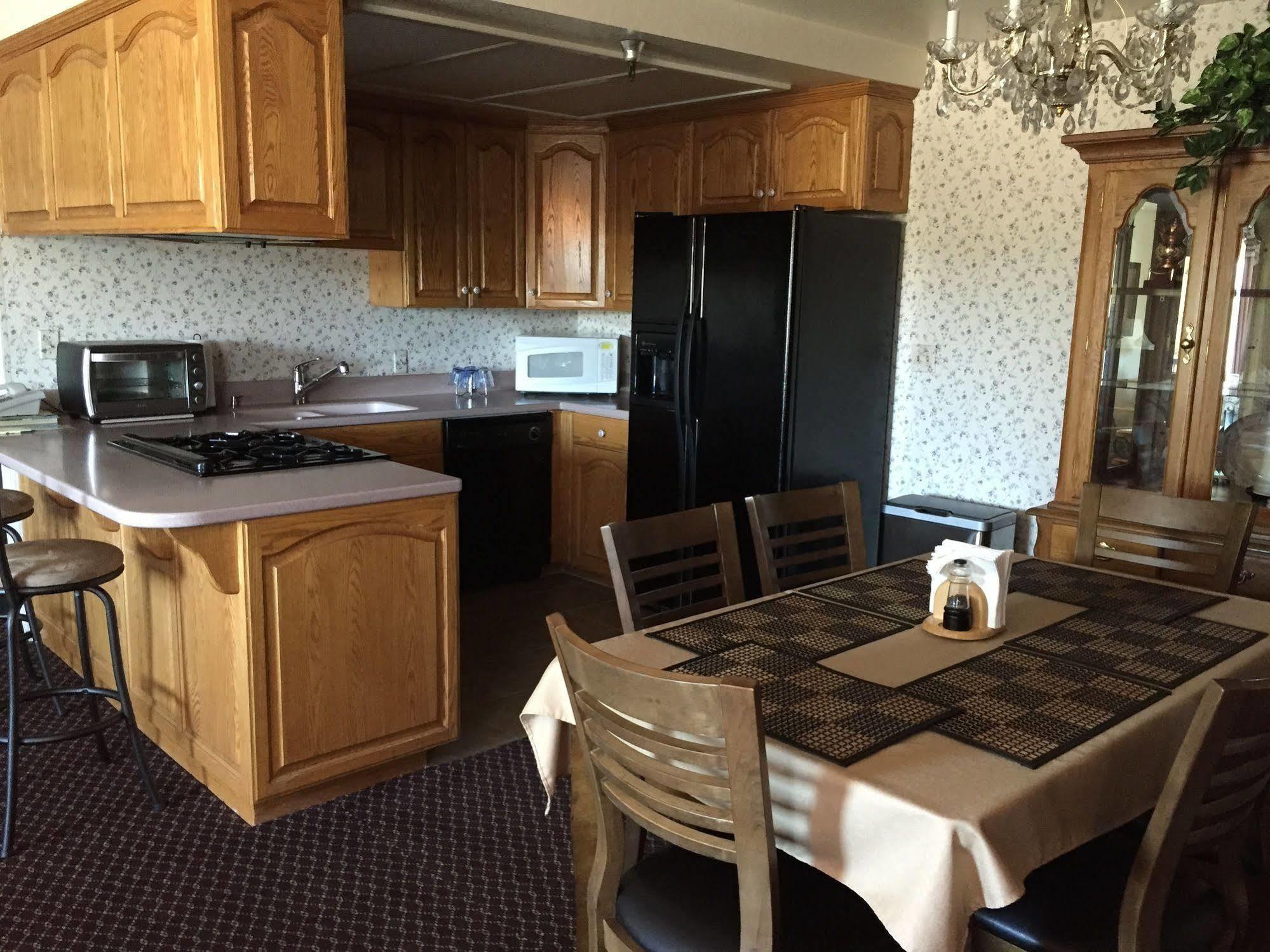 Oakridge Inn Oak View Екстер'єр фото